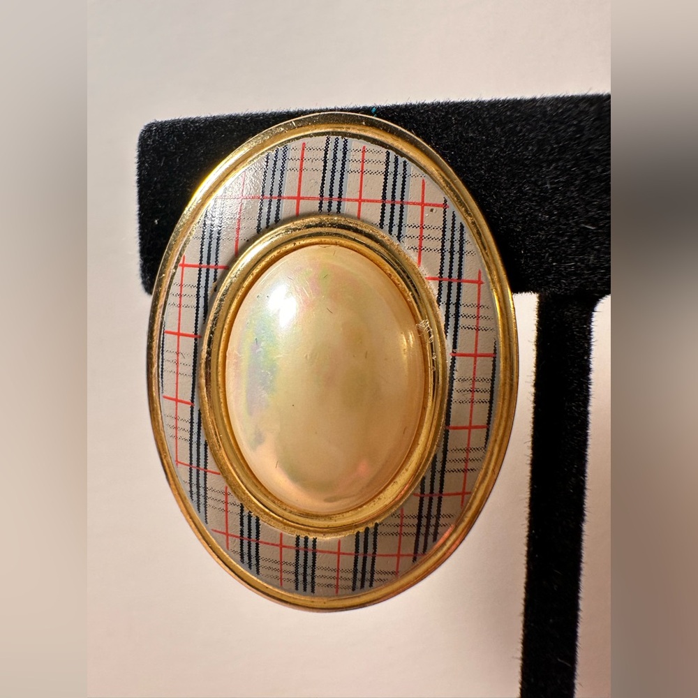 Burberry's Rare Nova check pearl design Gold Plated Clip On Earrings - Picture 7 of 7